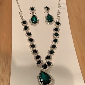 Green Rhinestone Necklace Set